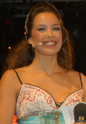 Azra Akın